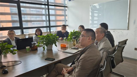 以AI視頻聯(lián)網(wǎng)報警服務(wù)為立足點(diǎn)，加大AI技術(shù)在各環(huán)境中的應(yīng)用